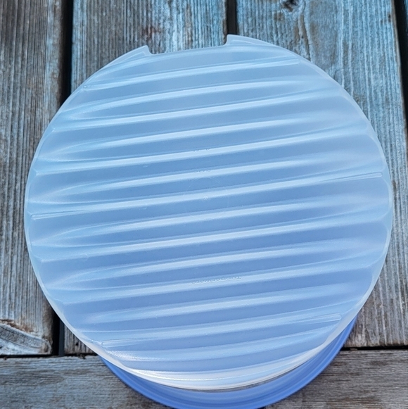 Large Tupperware Fridge Smart Fruit & Veggie Sheer Container with Lid - Picture 2 of 10